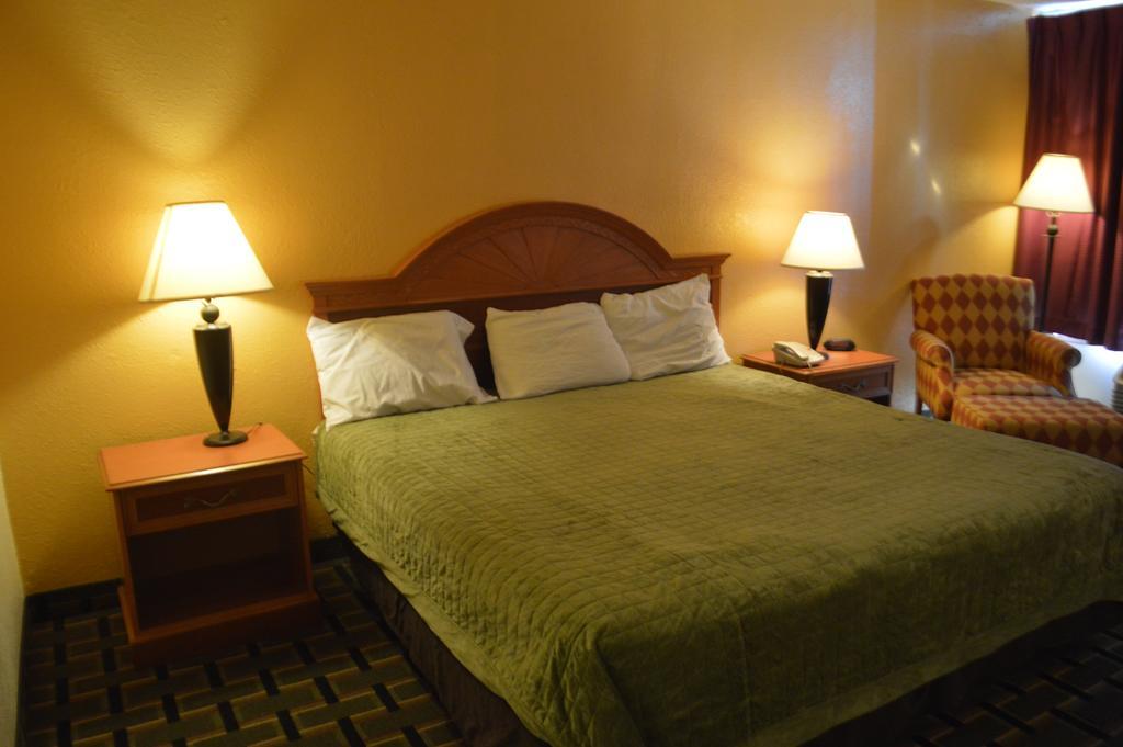 Rodeway Inn Denmark-Jackson Ngoại thất bức ảnh