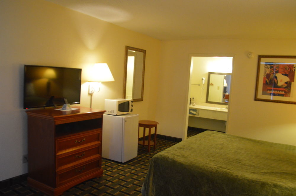 Rodeway Inn Denmark-Jackson Ngoại thất bức ảnh