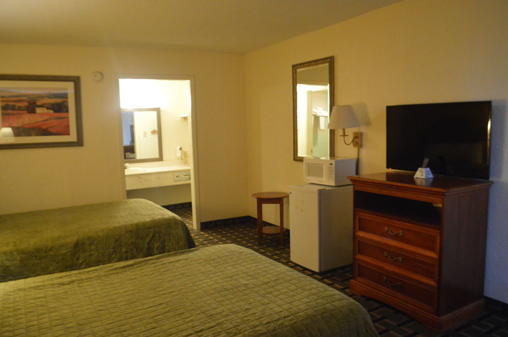 Rodeway Inn Denmark-Jackson Ngoại thất bức ảnh