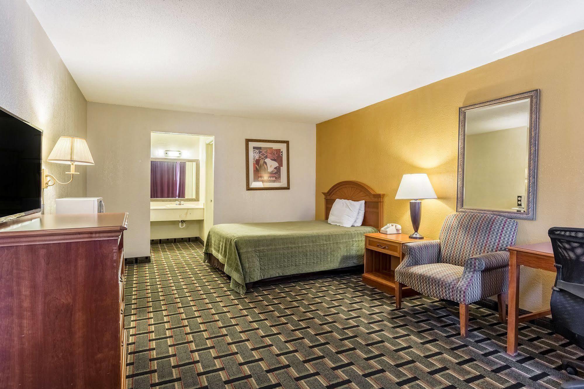 Rodeway Inn Denmark-Jackson Ngoại thất bức ảnh